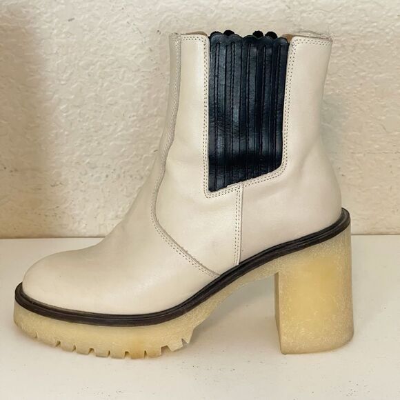 Free People James Chelsea Leather Boots in cream and black. 38/8 - Picture 13 of 13